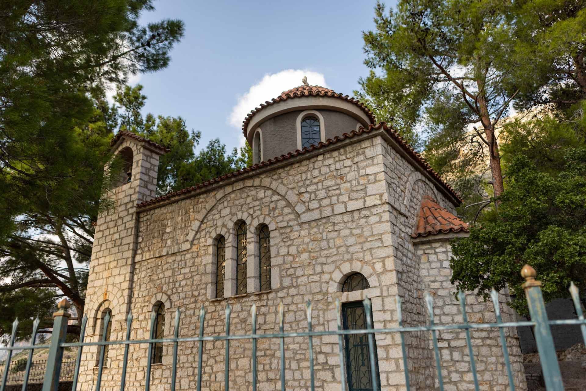 monastery-of-osios-loukas