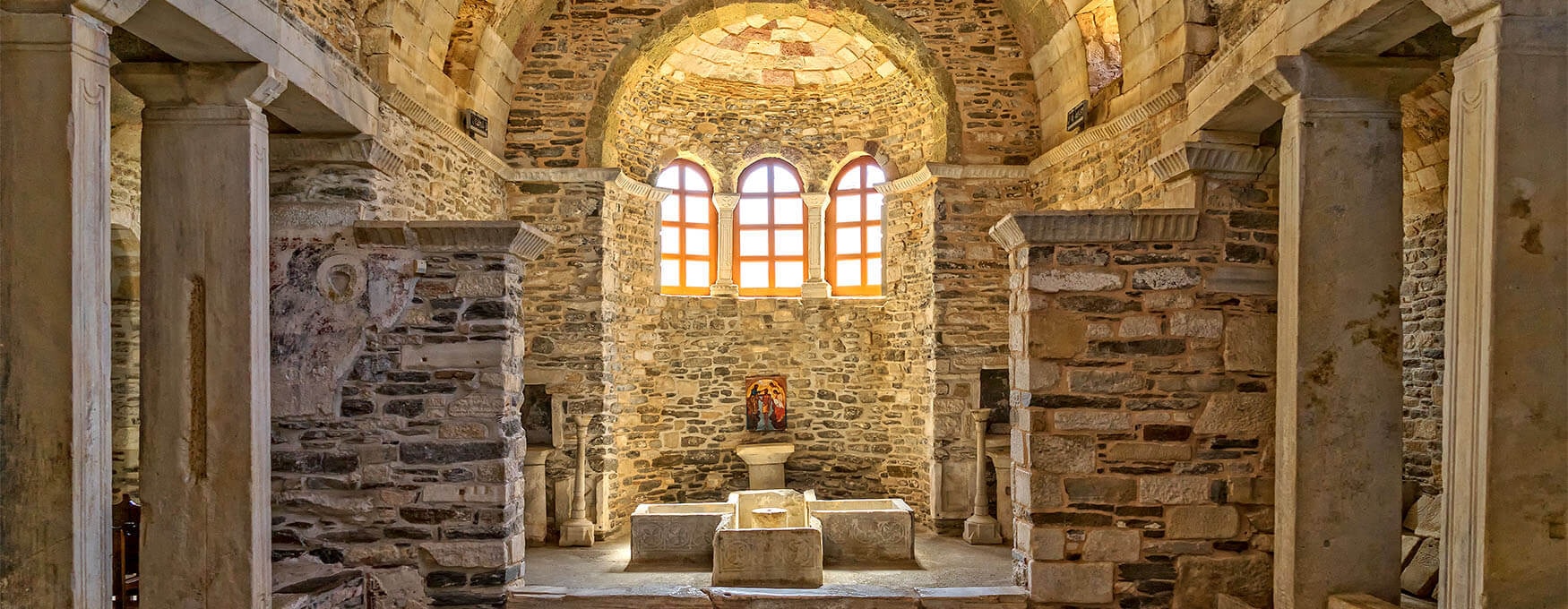 Panagia Ekatontapiliani Church